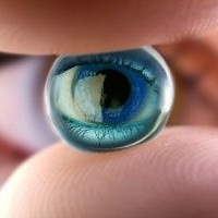 Светлый цвет глаз повышает риск развития увеальной меланомы