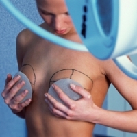 Увеличение груди может обернуться редкой формой рака