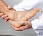 В коленях, икрах ног Болит внутренняя часть голени после бега или ходьбы