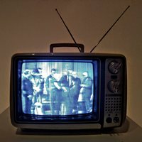 Время просмотра телевизора прямо пропорционально интенсивности физической боли Время просмотра телевизора прямо пропорционально интенсивности физической боли